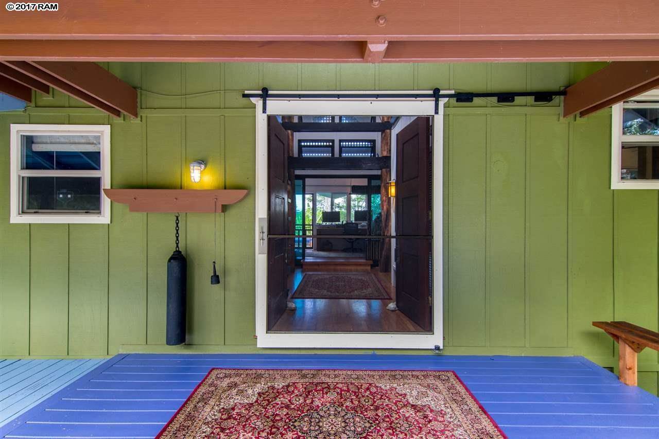 690 East Kuiaha Road Haiku, HI 96708 - Photo 3 of 30 a view of a interior of the house