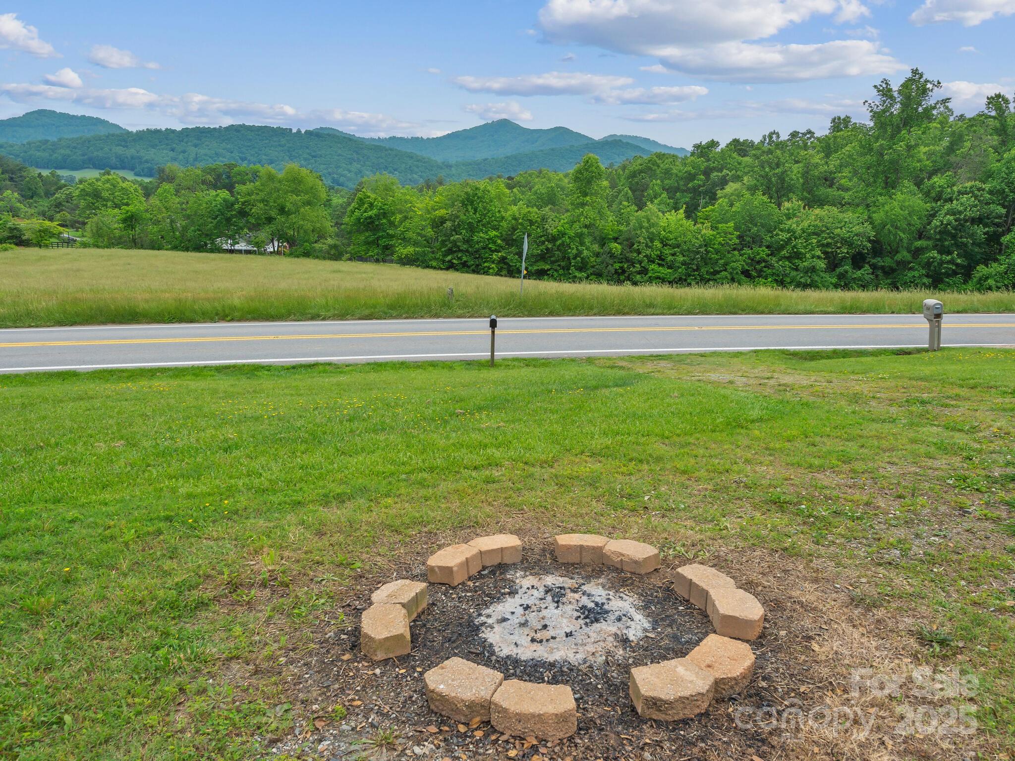 618 Enka Lake Road Candler, NC 28715 - Photo 21 of 25 Gallery Image 21