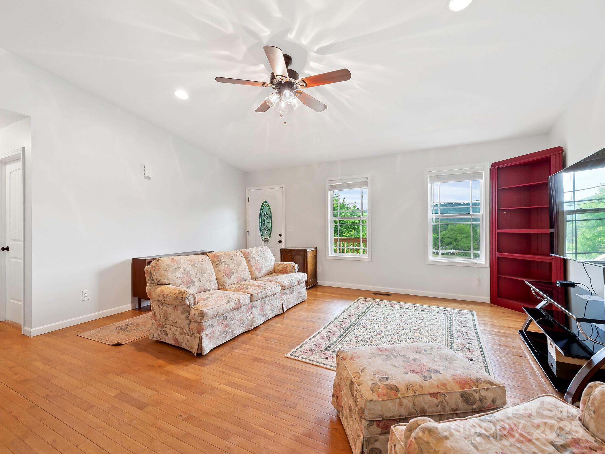 618 Enka Lake Road Candler, NC 28715 - Photo 5 of 25 Gallery Image 5