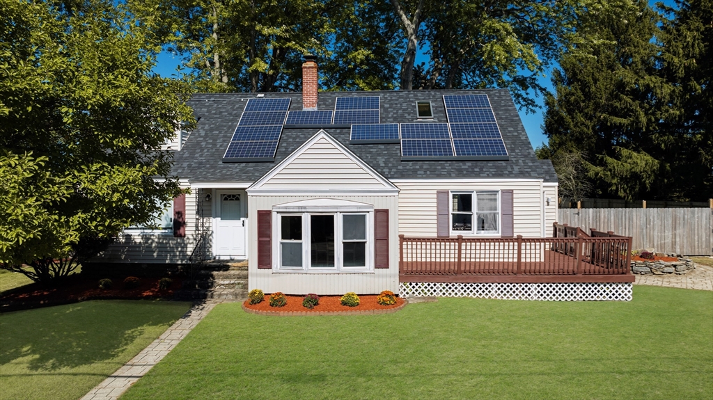 17 Dutton Street Worcester, MA 01610 - Photo 1 of 33 Gallery Image 1