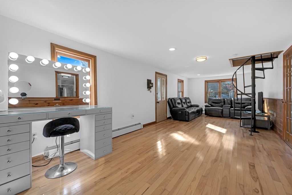 17 Dutton Street Worcester, MA 01610 - Photo 15 of 33 Gallery Image 15