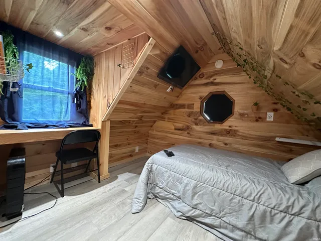 $549,900 | 638 North Pike Road, Springville, IN 47462