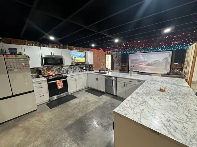 $549,900 | 638 North Pike Road, Springville, IN 47462