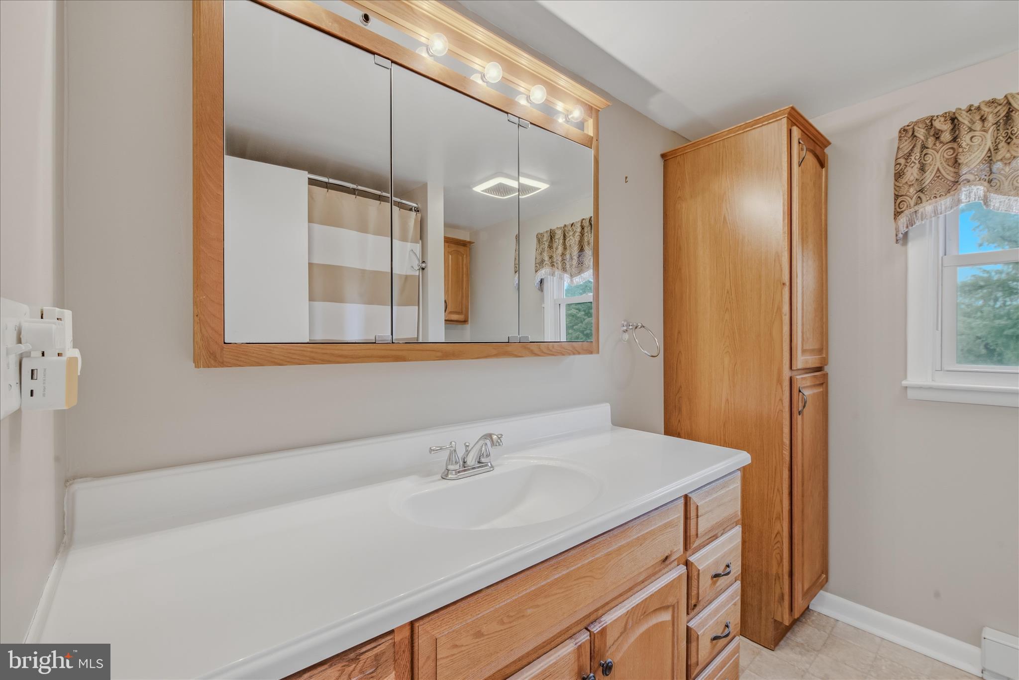 34 Morgan Lane Berkeley Springs, WV 25411 - Photo 17 of 52 Bathroom