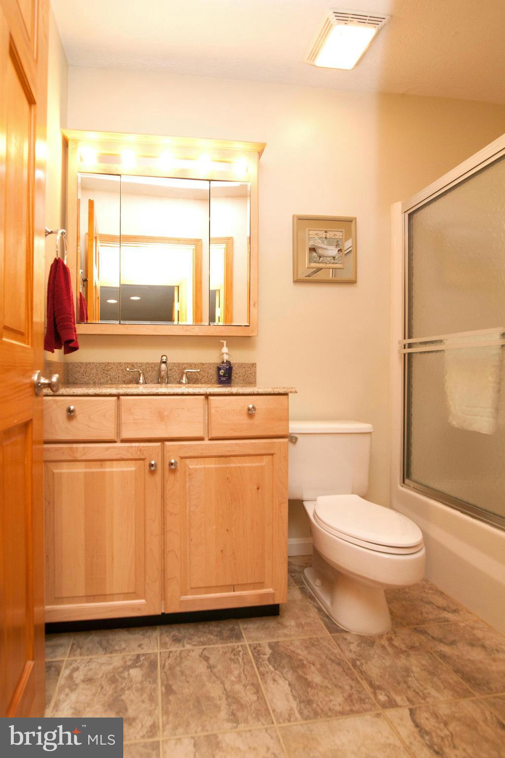 12317 Pueblo Road Gaithersburg, MD 20878 - Photo 15 of 30 Bath