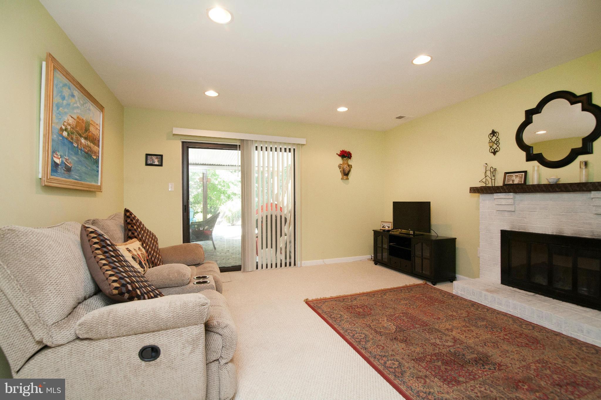 12317 Pueblo Road Gaithersburg, MD 20878 - Photo 19 of 30 Family Room