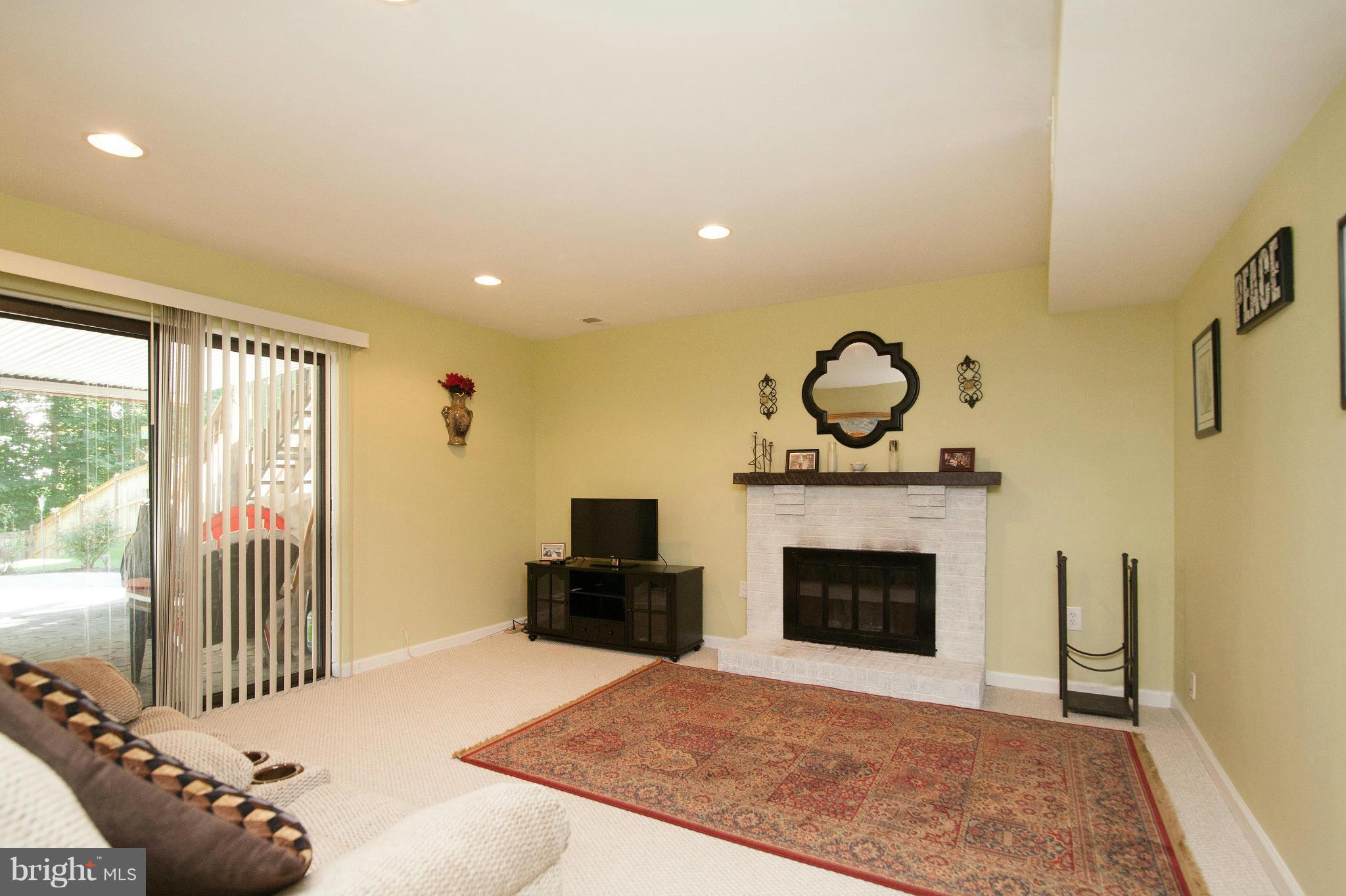 12317 Pueblo Road Gaithersburg, MD 20878 - Photo 20 of 30 Family Room
