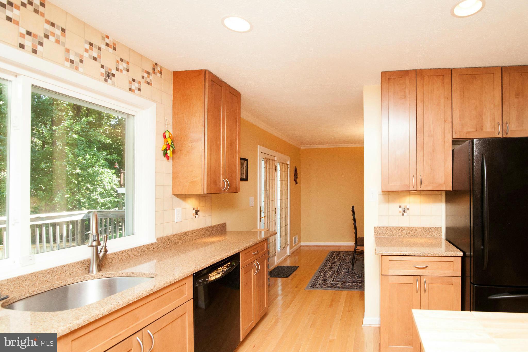 12317 Pueblo Road Gaithersburg, MD 20878 - Photo 6 of 30 Kitchen