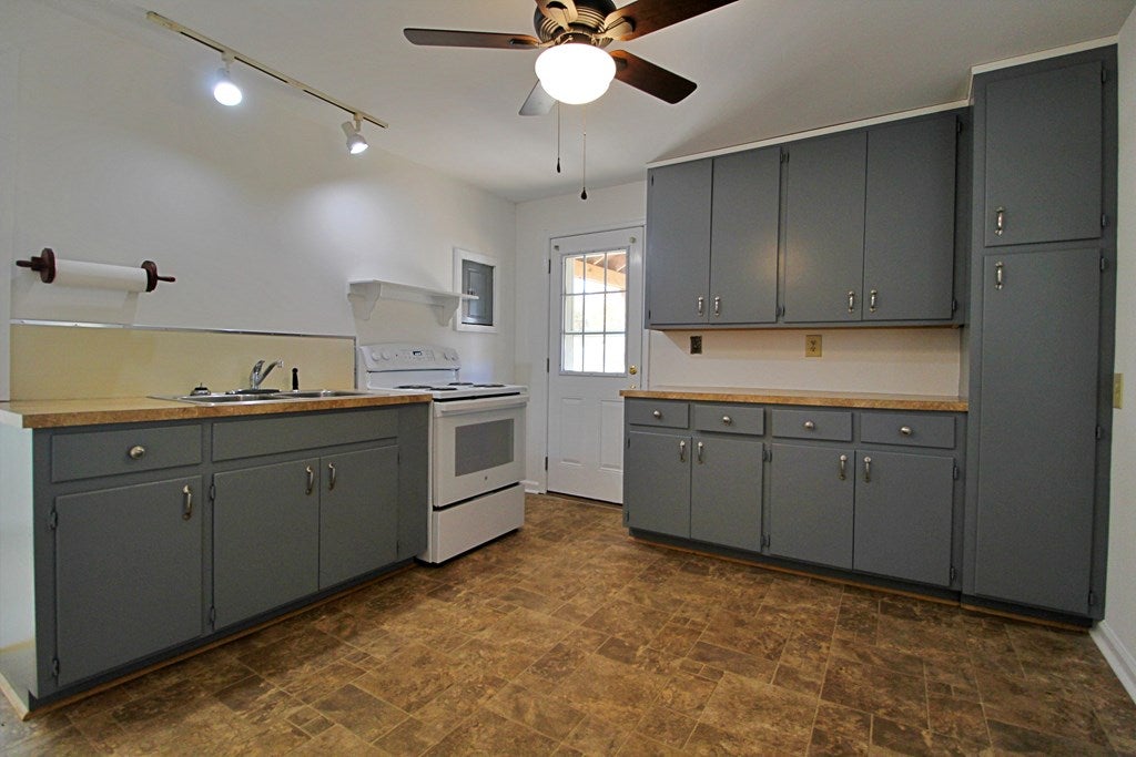 6089 Red House Road Appomattox, VA 24522 - Photo 10 of 25 Gallery Image 10