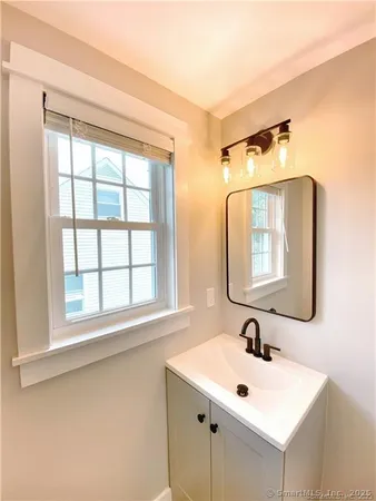 $1,795 | 32 Pulaski Street, Unit 3, Norwalk, CT 06851