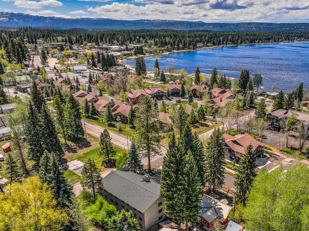 601 Hemlock Street, Unit 3 McCall, ID 83638 - Photo 30 of 31 2 blocks from the lake