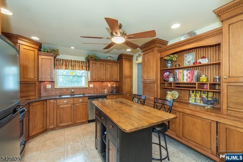 12 Henry Street Roxbury Township, NJ 07876 - Photo 11 of 39