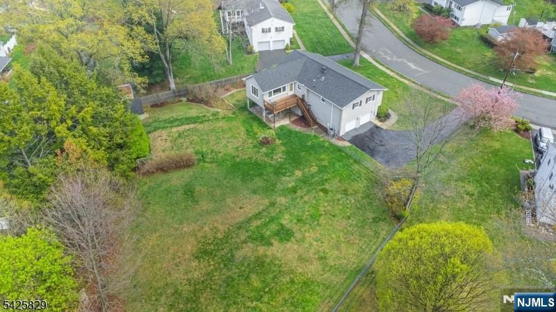 12 Henry Street Roxbury Township, NJ 07876 - Photo 4 of 39