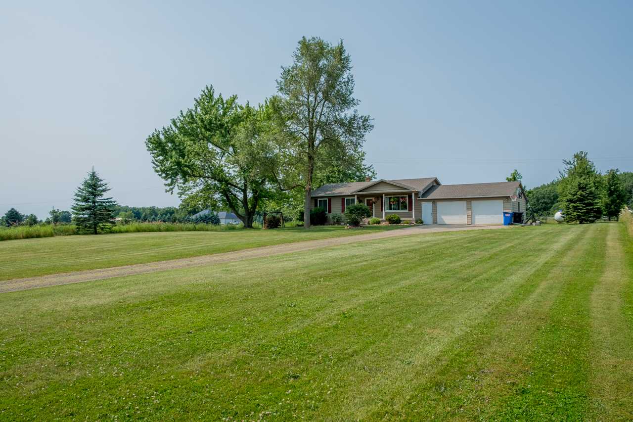 3691 Parmenter Road Durand, MI 48429 - Photo 2 of 11 31387031-19.JPG