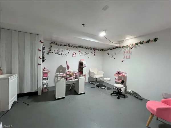 $3,350 | 3767 Golden Gate Boulevard East, Naples, FL 34120