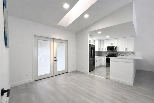 $3,350 | 3767 Golden Gate Boulevard East, Naples, FL 34120