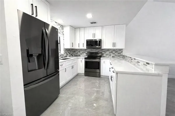 $3,350 | 3767 Golden Gate Boulevard East, Naples, FL 34120