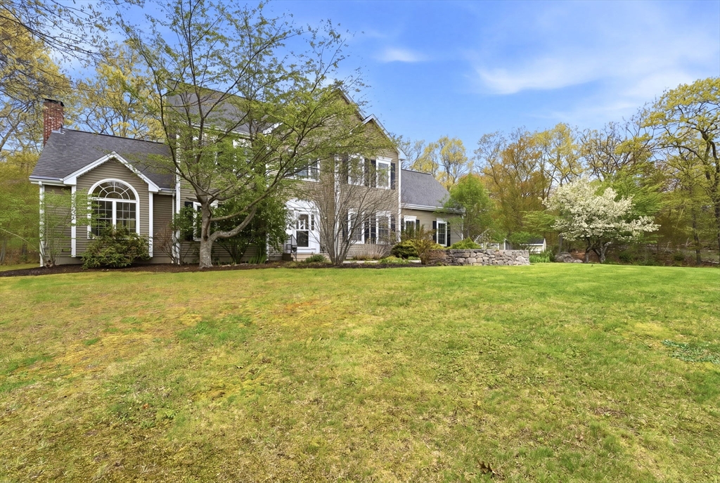 76 Old Farm Road Douglas, MA 01516 - Photo 11 of 35