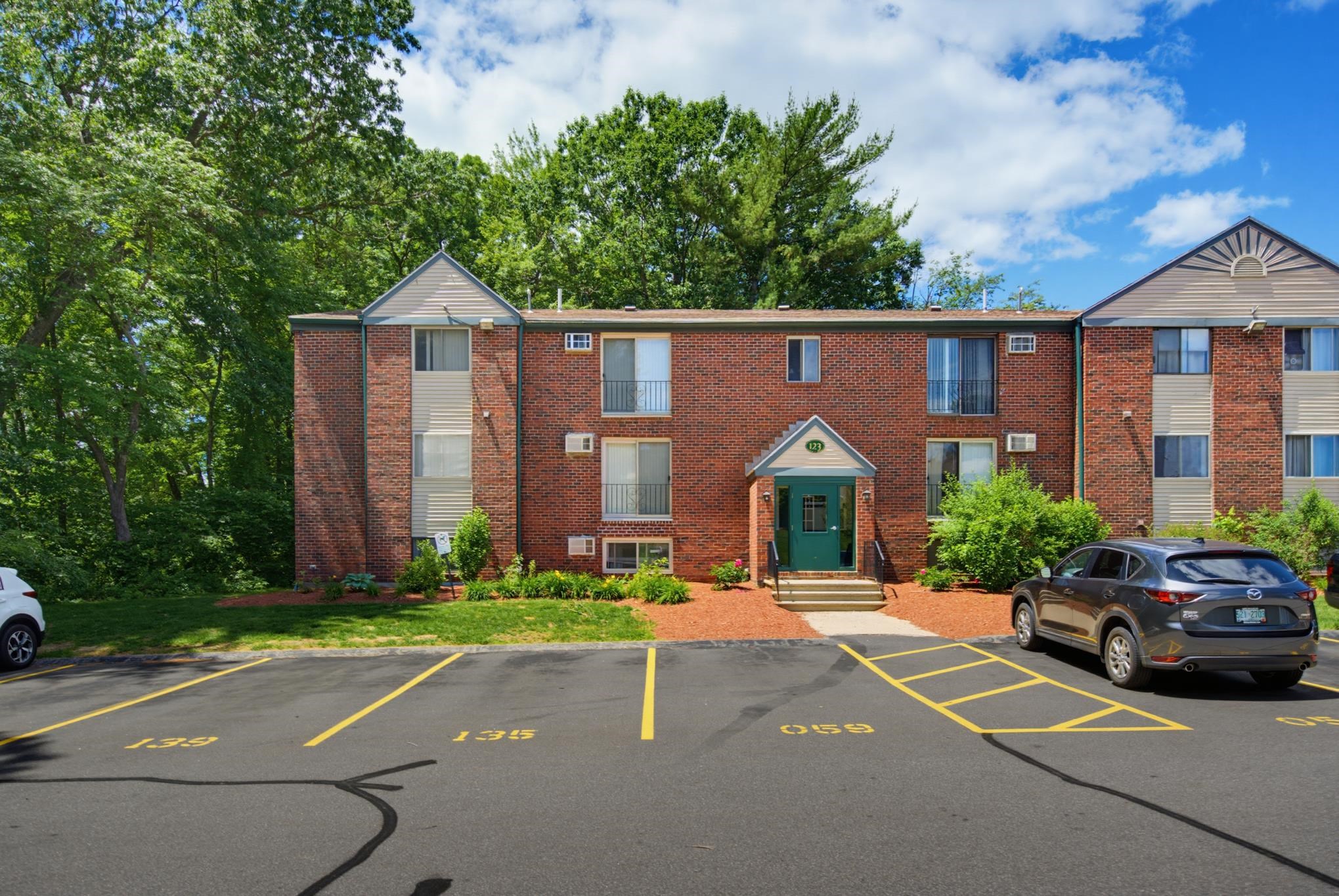123 English Village Road, Unit 202 Manchester, NH 03102 - Photo 2 of 26