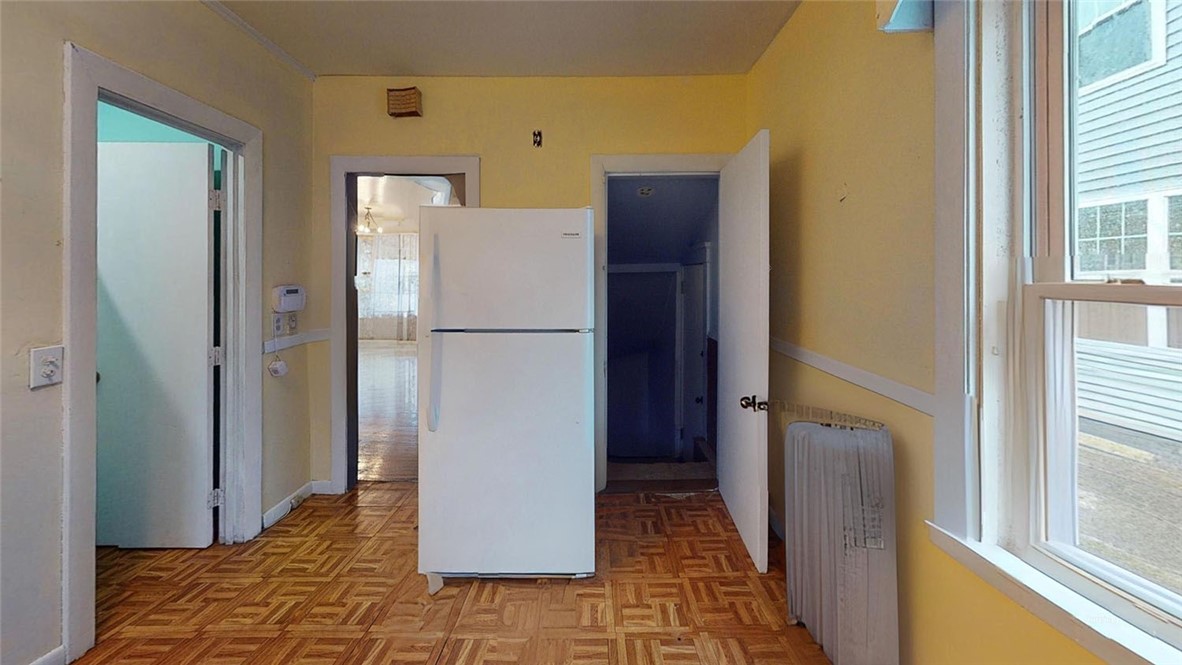 18 Harding Avenue Cranston, RI 02905 - Photo 14 of 32