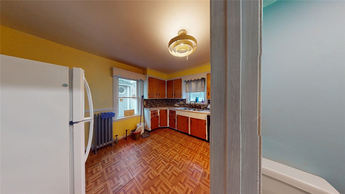 18 Harding Avenue Cranston, RI 02905 - Photo 15 of 32