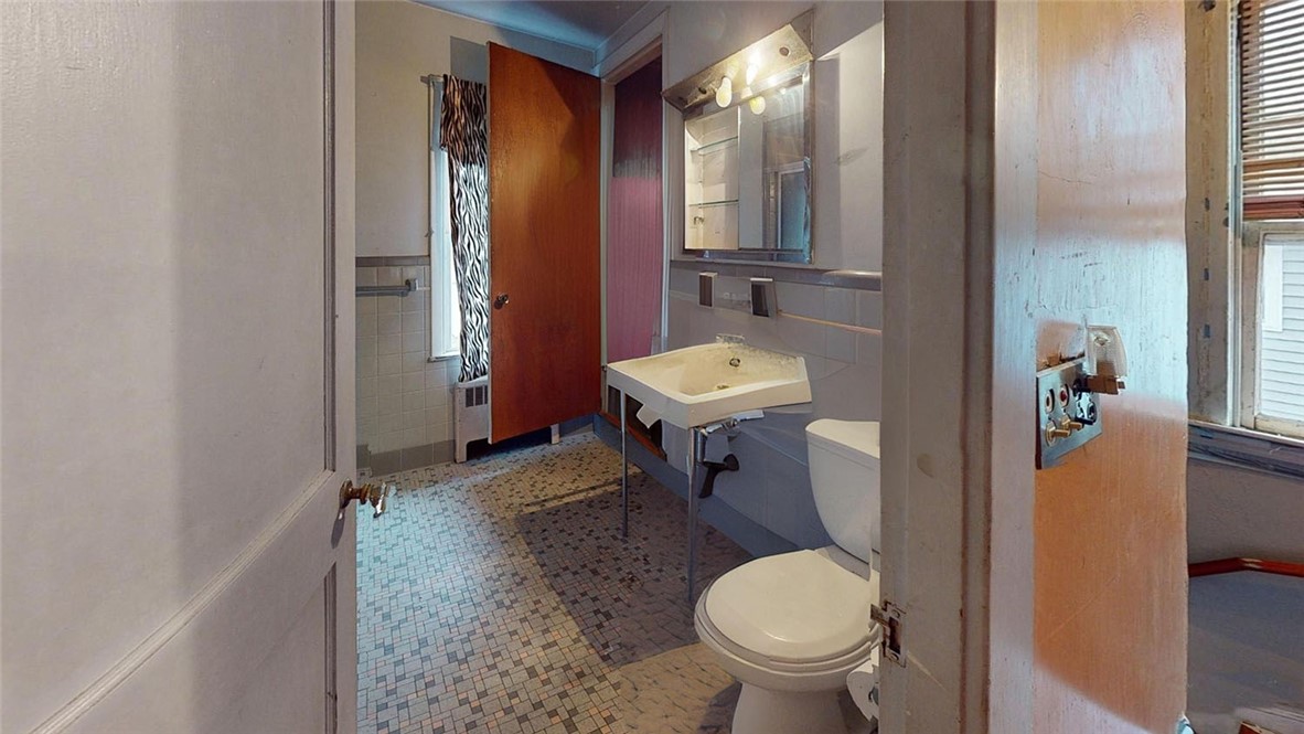 18 Harding Avenue Cranston, RI 02905 - Photo 30 of 32