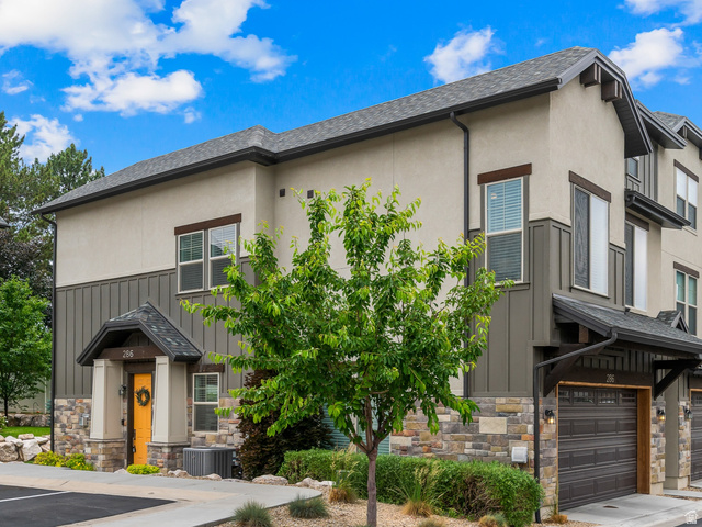 286 East Sandy Sage Way Sandy, UT 84070 - Photo 4 of 30