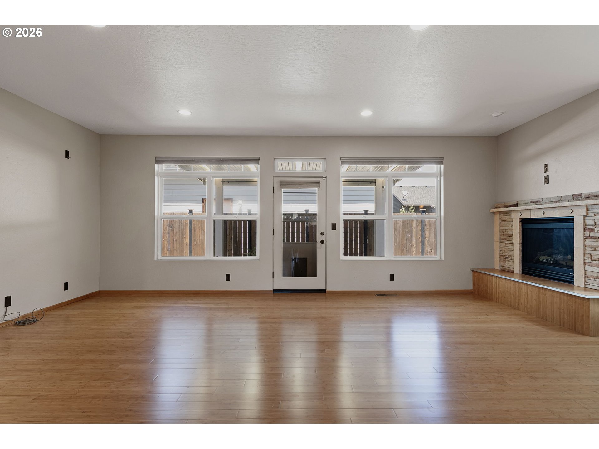 962 T Street Springfield, OR 97477 - Photo 10 of 48