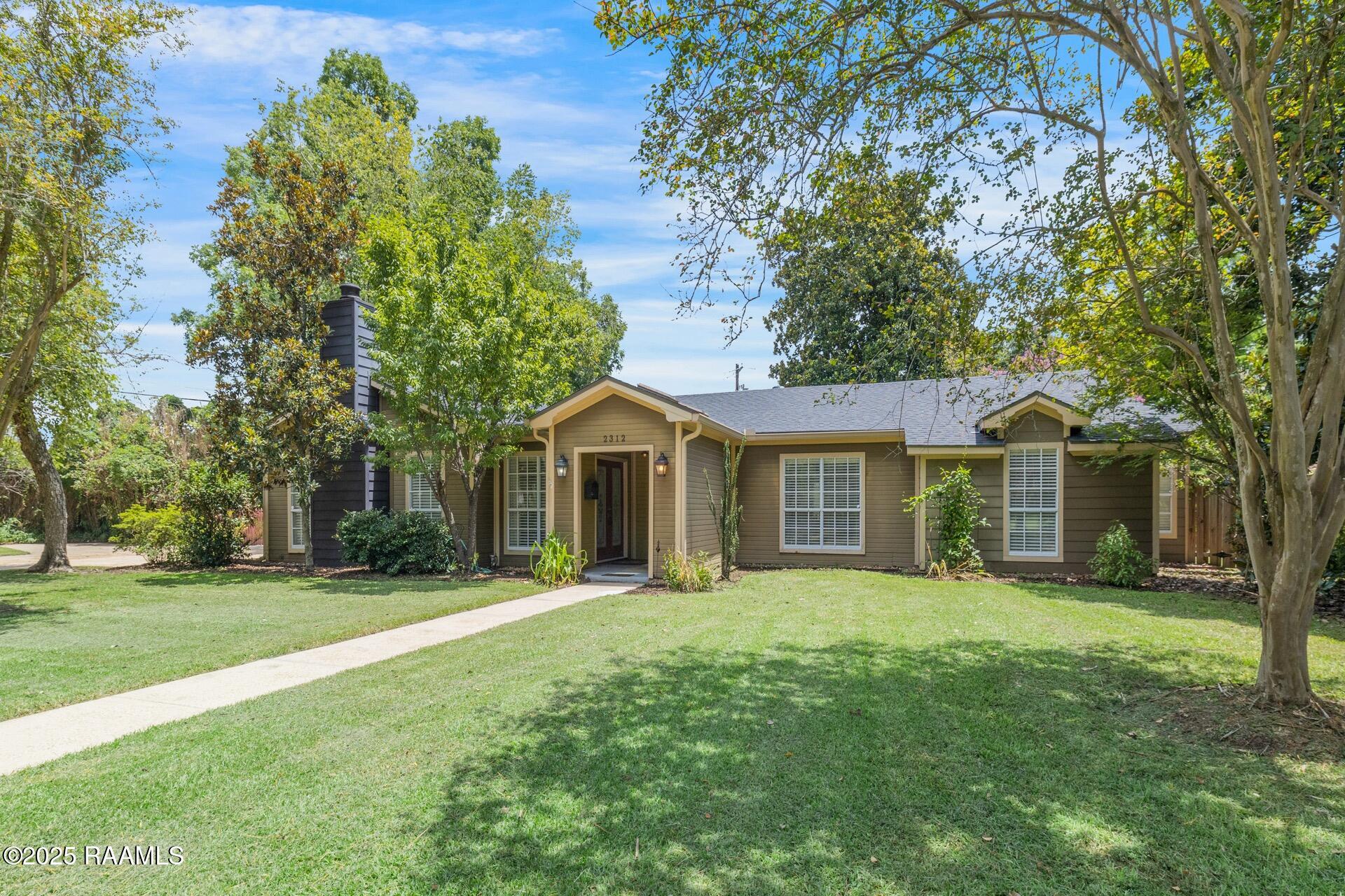 2312 W St Mary-1
