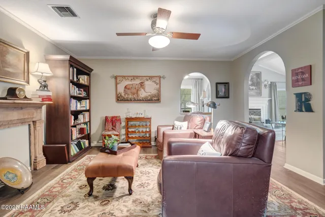 $425,000 | 2312 West St Mary Boulevard, Lafayette, LA 70506