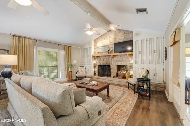 $425,000 | 2312 West St Mary Boulevard, Lafayette, LA 70506