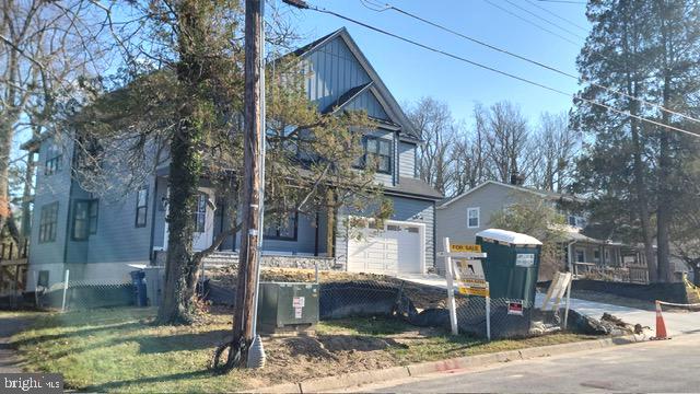 6610 Barrett Road Falls Church, VA 22042 - Photo 4 of 14 Gallery Image 4