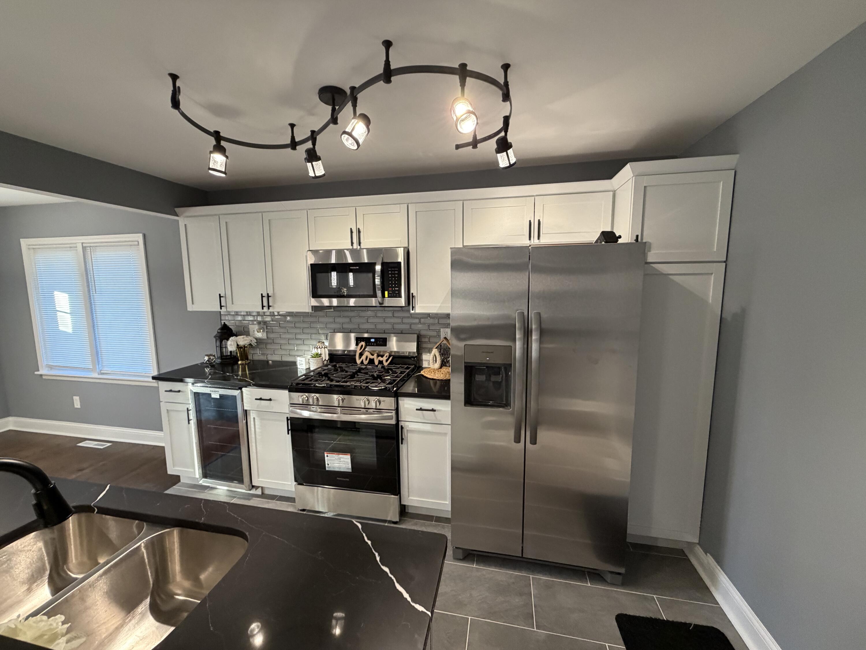 5173 Virginia Street Gary, IN 46409 - Photo 4 of 19 3000x2250