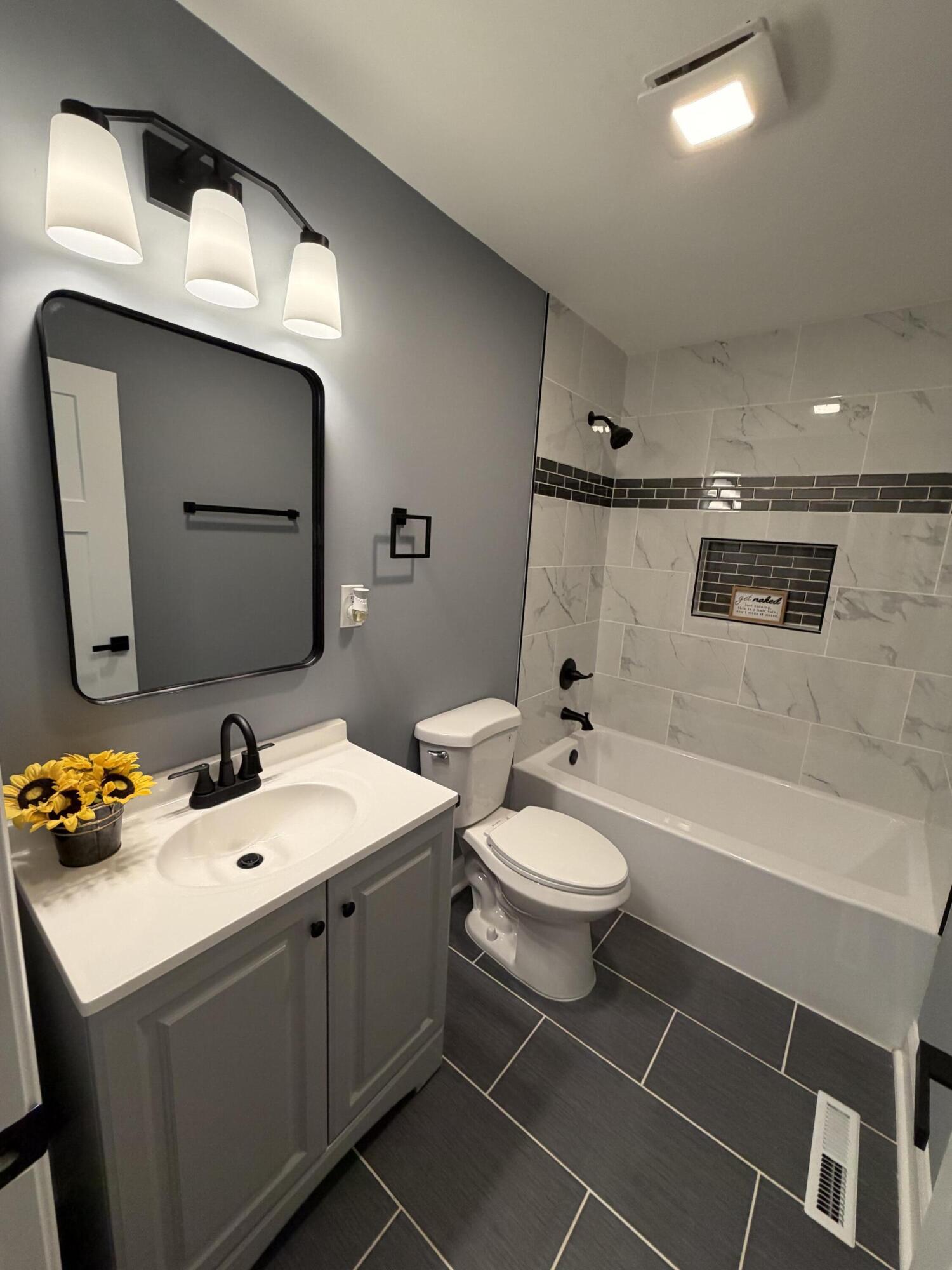 5173 Virginia Street Gary, IN 46409 - Photo 8 of 19 1500x2000