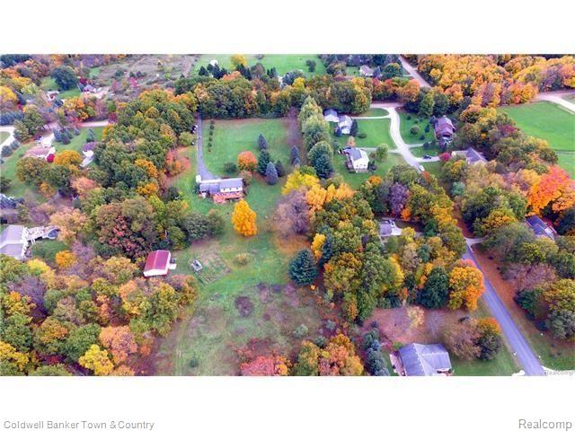 1850 Peavy Road Howell, MI 48843 - Photo 35 of 49 GetMedia-34.ashx