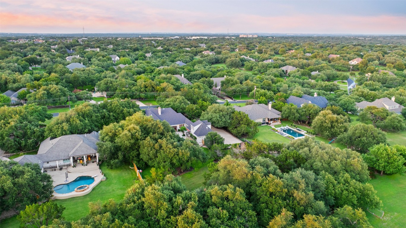 127 Roberts Circle Georgetown, TX 78633 - Photo 33 of 35 an aerial view of residential houses with outdoor space and trees