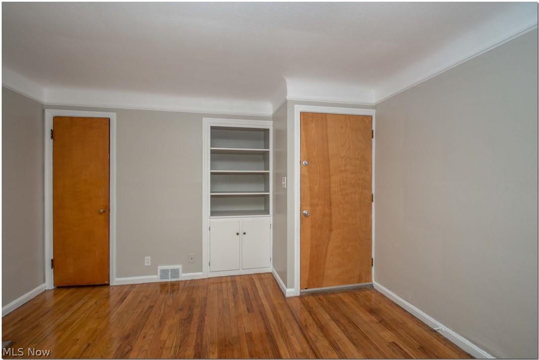 13710 Cedar Road Cleveland, OH 44118 - Photo 4 of 35 Gallery Image 4