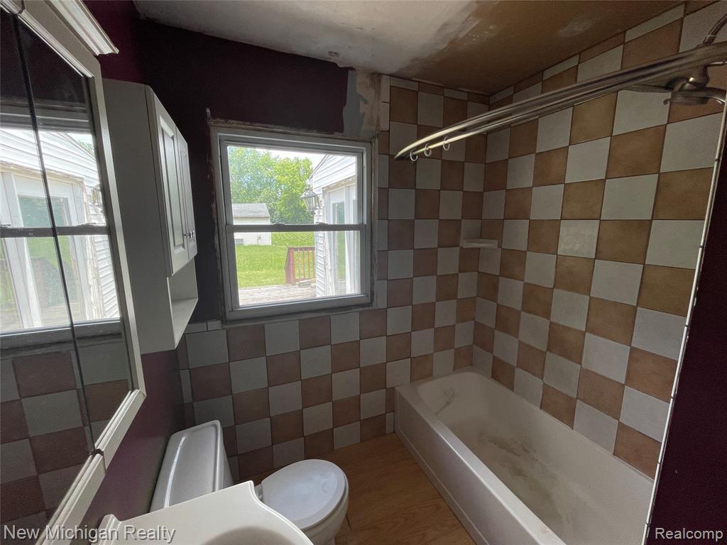 2811 Wisconsin Road Troy, MI 48083 - Photo 18 of 22