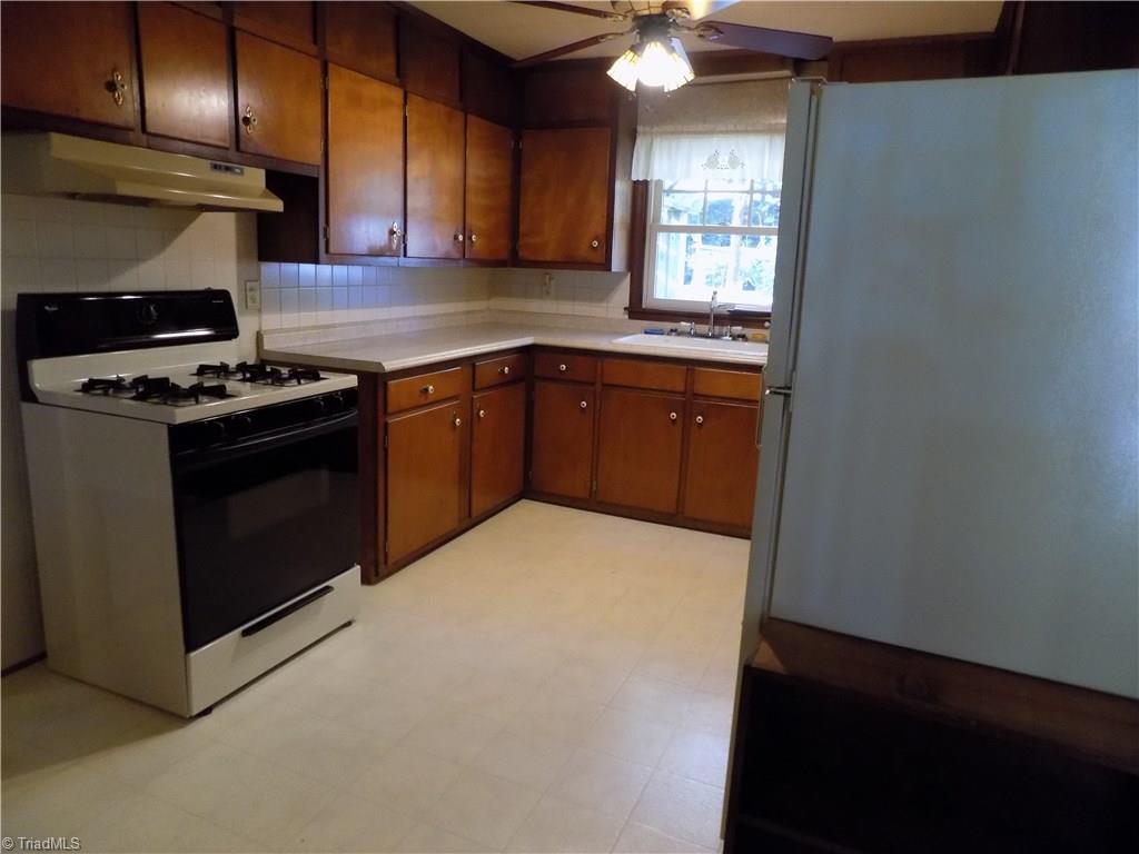 3413 Pine Valley Road High Point, NC 27265 - Photo 13 of 26