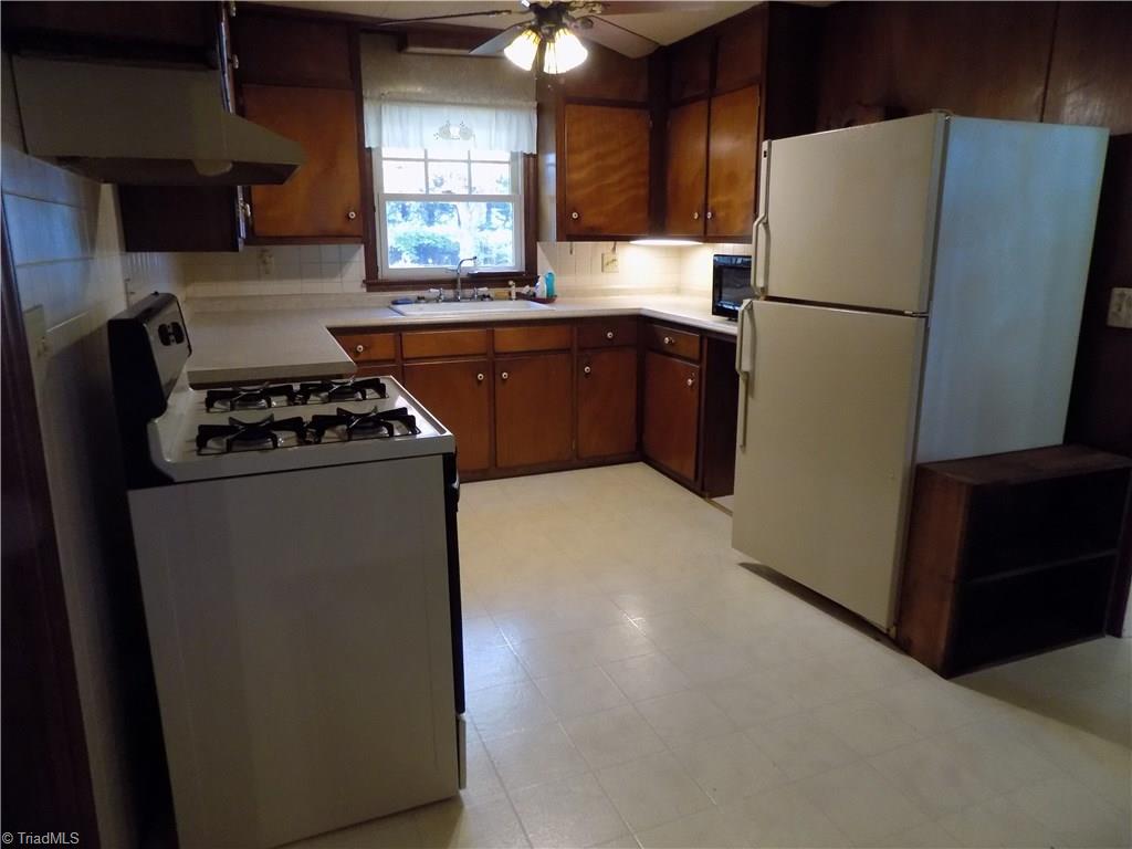 3413 Pine Valley Road High Point, NC 27265 - Photo 15 of 26