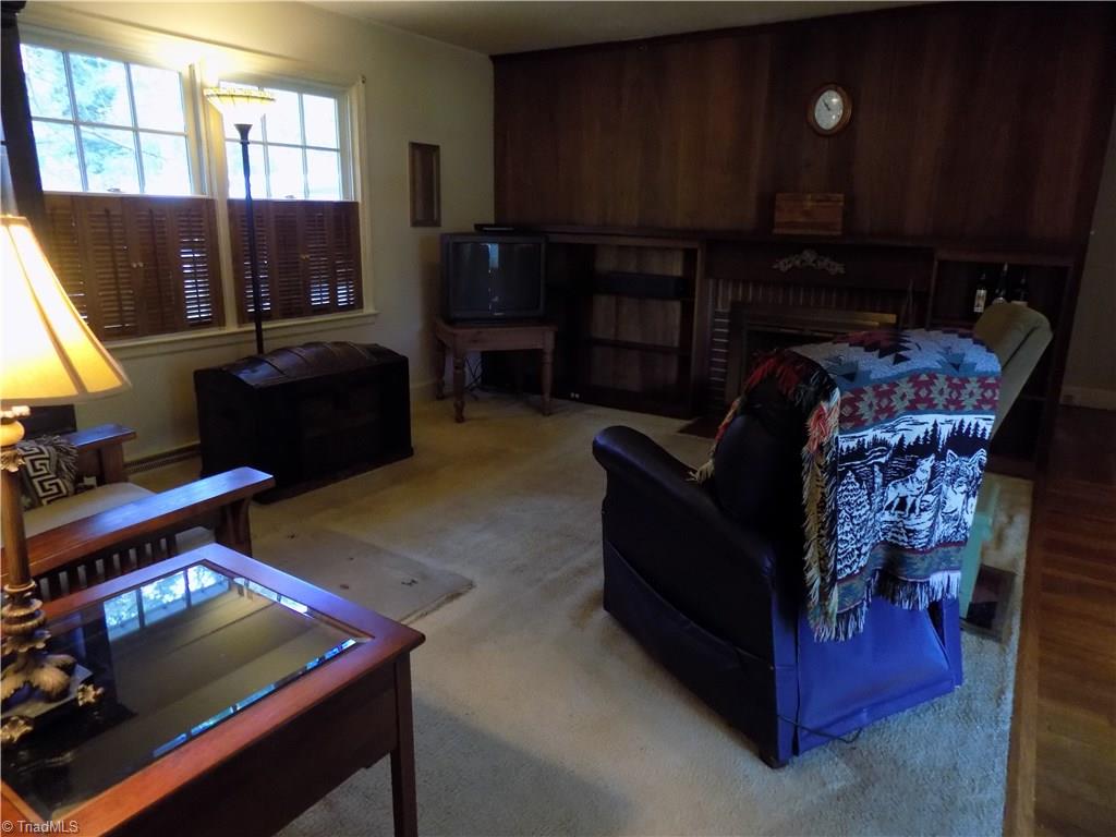 3413 Pine Valley Road High Point, NC 27265 - Photo 7 of 26 Living Room 1