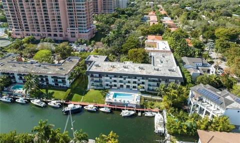 $675,000 | 6815 Edgewater Drive, Unit 105, Coral Gables, FL 33133