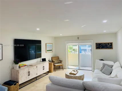 $675,000 | 6815 Edgewater Drive, Unit 105, Coral Gables, FL 33133