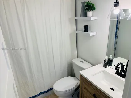 $675,000 | 6815 Edgewater Drive, Unit 105, Coral Gables, FL 33133