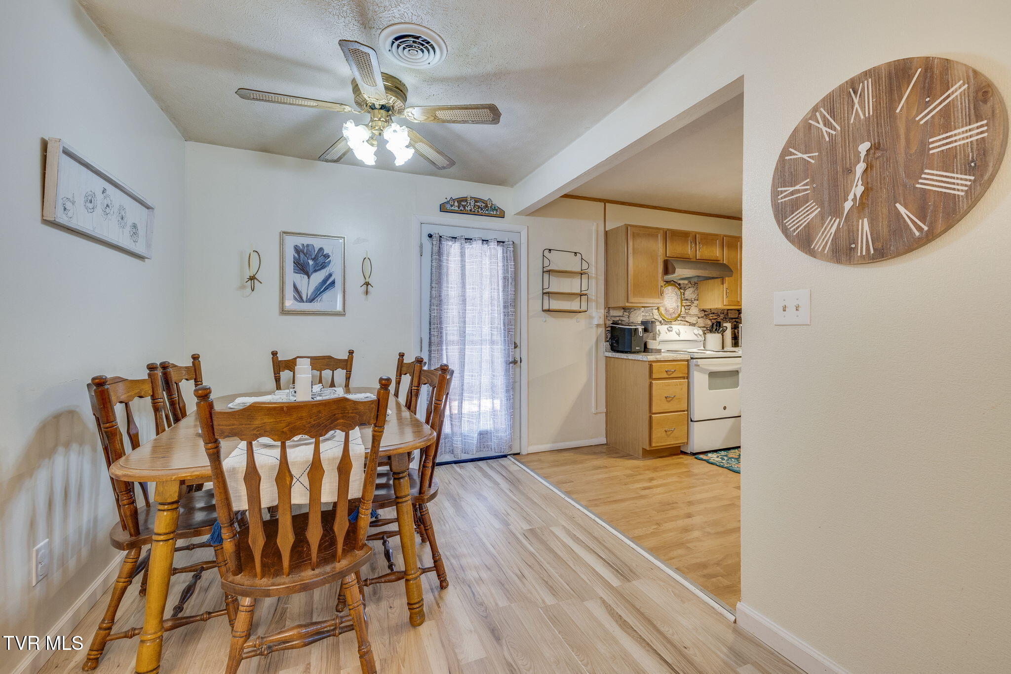 520 Silver Grove Road Bluff City, TN 37618 - Photo 7 of 30 009