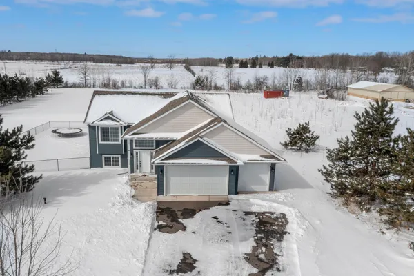 $399,900 | 1325 Carriage Hill Drive, Hinckley, MN 55037