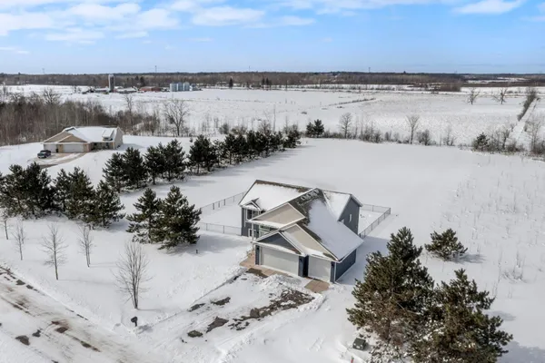 $399,900 | 1325 Carriage Hill Drive, Hinckley, MN 55037