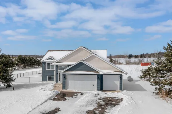 $399,900 | 1325 Carriage Hill Drive, Hinckley, MN 55037