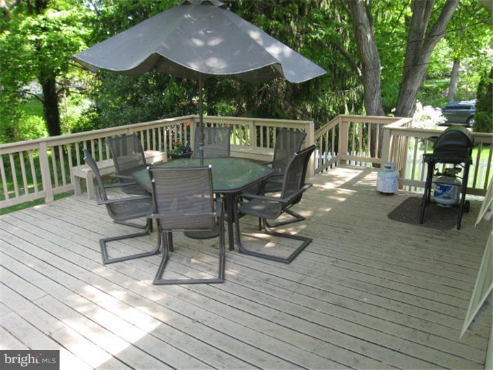 344 Rockland Road Wayne, PA 19087 - Photo 14 of 24 Deck