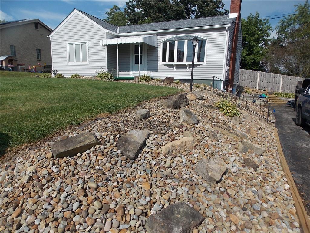 511 Pearl Avenue Mars, PA 16046 - Photo 20 of 20 front view of a house with a yard